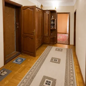 In Baku 135.0 m² apartment is for sale - Image 4