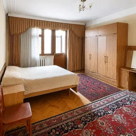 In Baku 135.0 m² apartment is for sale - Image 8