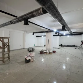 In Baku 250.0 m² commercial is for rent - Image 4