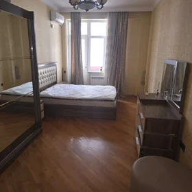 In Baku 135.0 m² apartment is for sale - Image 5