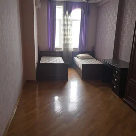 In Baku 135.0 m² apartment is for sale - Image 10