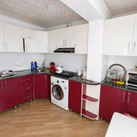 In Baku 75.0 m² apartment is for sale - Image 9