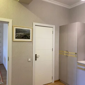 In Baku 100.0 m² apartment is for rent - Image 8