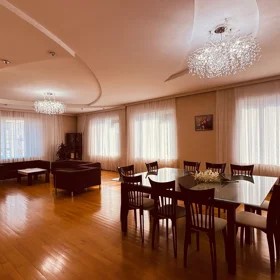 In Baku 350.0 m² apartment is for rent - Image 4