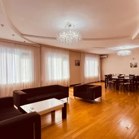 In Baku 350.0 m² apartment is for rent - Image 5