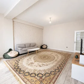 In Baku 130.0 m² apartment is for sale - Image 3