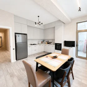 In Baku 130.0 m² apartment is for sale - Image 5