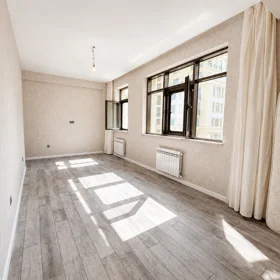 In Baku 130.0 m² apartment is for sale - Image 9