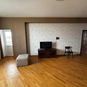 In Baku 70.0 m² apartment is for rent - Image 2