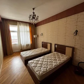In Baku 70.0 m² apartment is for rent - Image 5