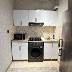 In Baku 70.0 m² apartment is for rent - Image 5