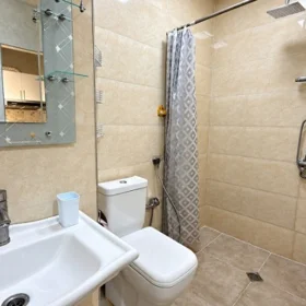 In Baku 70.0 m² apartment is for rent - Image 6