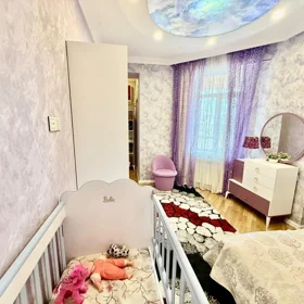 In Baku 160.0 m² apartment is for sale - Image 10