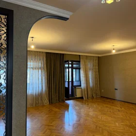 In Baku 90.0 m² apartment is for sale - Image 2