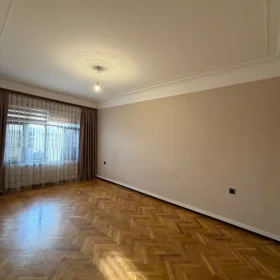 In Baku 90.0 m² apartment is for sale - Image 4