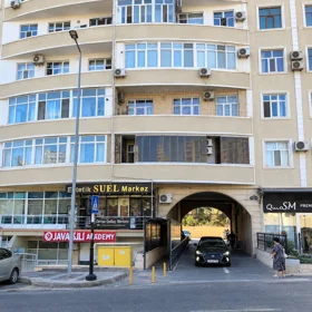 In Baku 118.0 m² apartment is for sale - Image 3