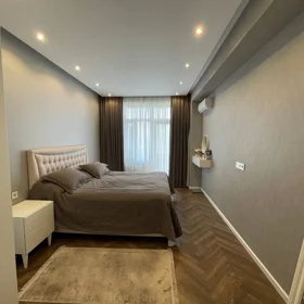 In Baku 100.0 m² apartment is for sale - Image 5