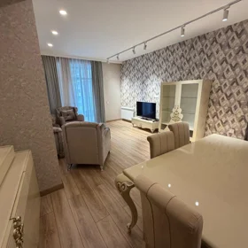 In Baku 180.0 m² apartment is for sale - Image 4