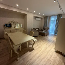 In Baku 180.0 m² apartment is for sale - Image 5