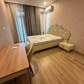 In Baku 180.0 m² apartment is for sale - Image 6