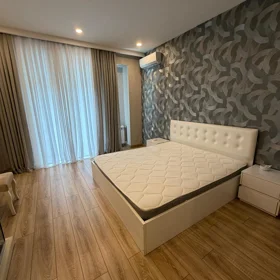 In Baku 180.0 m² apartment is for sale - Image 8