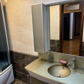 In Baku 130.0 m² apartment is for rent - Image 8