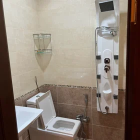 In Baku 130.0 m² apartment is for rent - Image 9