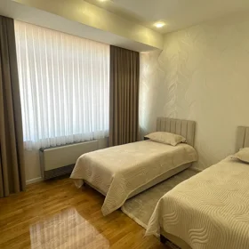 In Səbail rayonu 170.0 m² apartment is for rent - Image 2