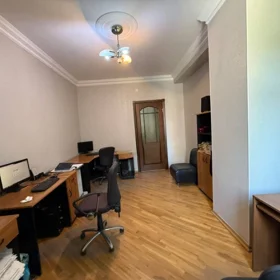 In Baku 140.0 m² apartment is for sale - Image 6