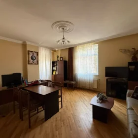 In Baku 140.0 m² apartment is for sale - Image 9