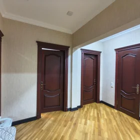 In Baku 110.0 m² apartment is for sale - Image 5