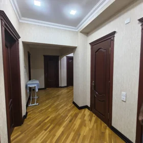 In Baku 110.0 m² apartment is for sale - Image 8