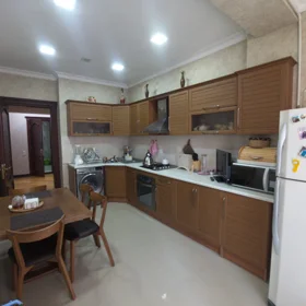 In Baku 110.0 m² apartment is for sale - Image 10