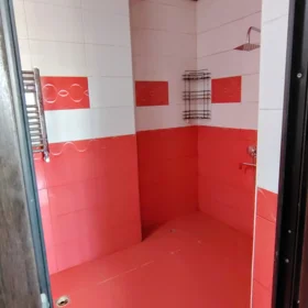 In Baku 90.0 m² apartment is for rent - Image 2