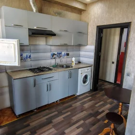 In Baku 90.0 m² apartment is for rent - Image 8