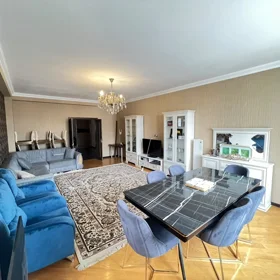 In Baku 147.0 m² apartment is for sale - Image 4