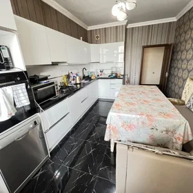 In Baku 147.0 m² apartment is for sale - Image 8