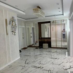 In Baku 180.0 m² apartment is for rent - Image 8