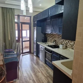 In Baku 70.0 m² apartment is for rent - Image 2