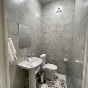 In Baku 80.0 m² apartment is for sale - Image 3