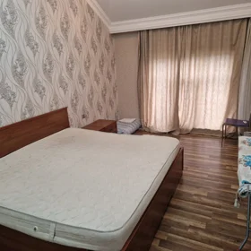 In Baku 70.0 m² apartment is for rent - Image 3