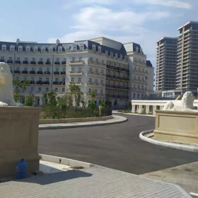 In Baku 137.0 m² apartment is for sale - Image 2