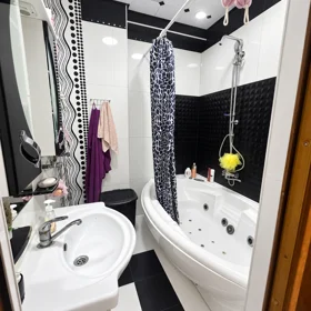 In Baku 85.0 m² apartment is for sale - Image 8