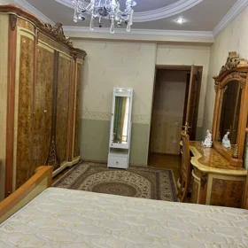 In Baku 180.0 m² apartment is for rent - Image 2