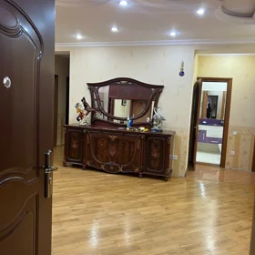 In Baku 180.0 m² apartment is for rent - Image 6