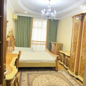 In Baku 180.0 m² apartment is for rent - Image 9