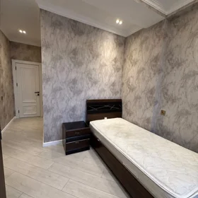 In Baku 100.0 m² apartment is for sale - Image 3