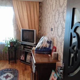 In Baku 220.0 m² house with 5.0 rooms is for sale - Image 2