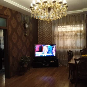 In Baku 220.0 m² house with 5.0 rooms is for sale - Image 9