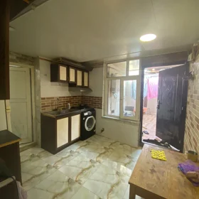 In Baku 82.0 m² house with 3.0 rooms is for sale - Image 6